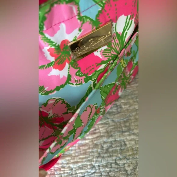Lilly Pulitzer Beach Cooler Featured By Big Flirt in a Beautiful Floral Print - Picture 6 of 16